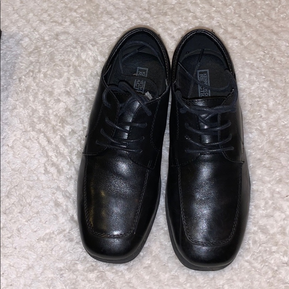 Boys Kenneth Cole dress shoes - size 2